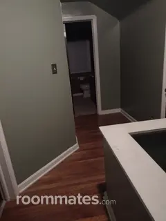 Room for rent in Brooklyn, OH $800, house