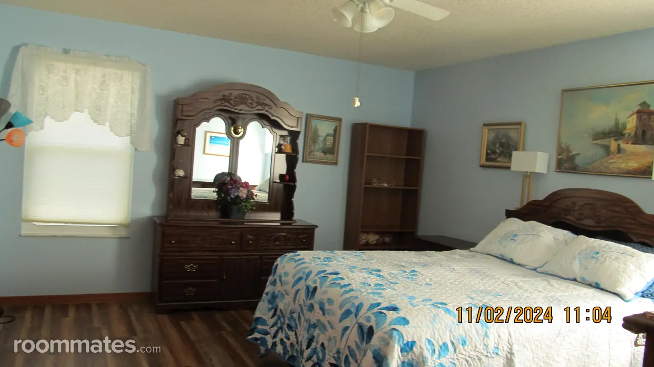 Profile photo 2 of 4