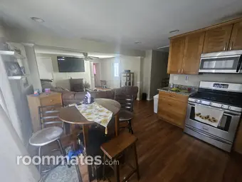 Room for rent in Blackwood, NJ $0, house