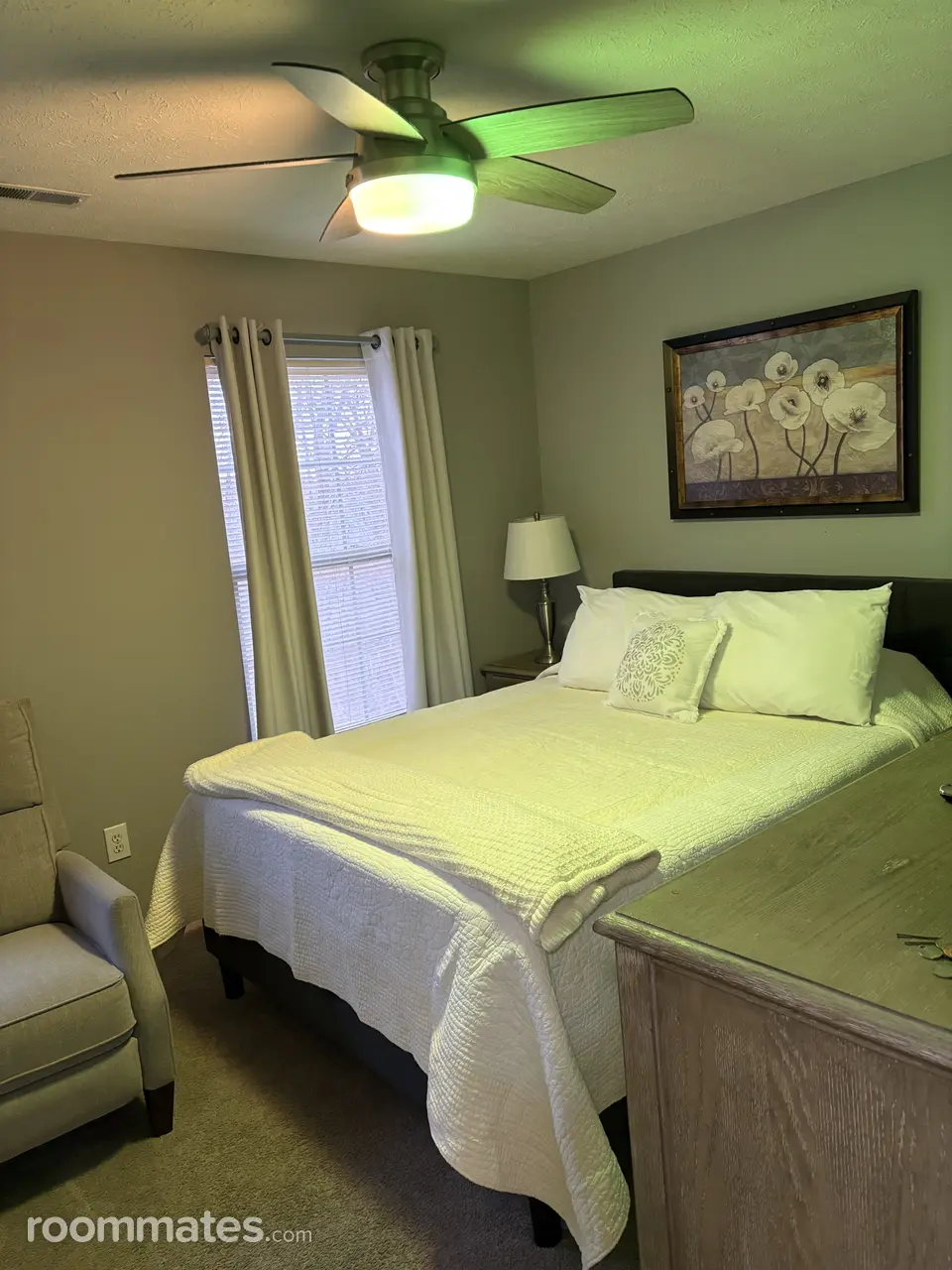 Profile photo 14 of 18