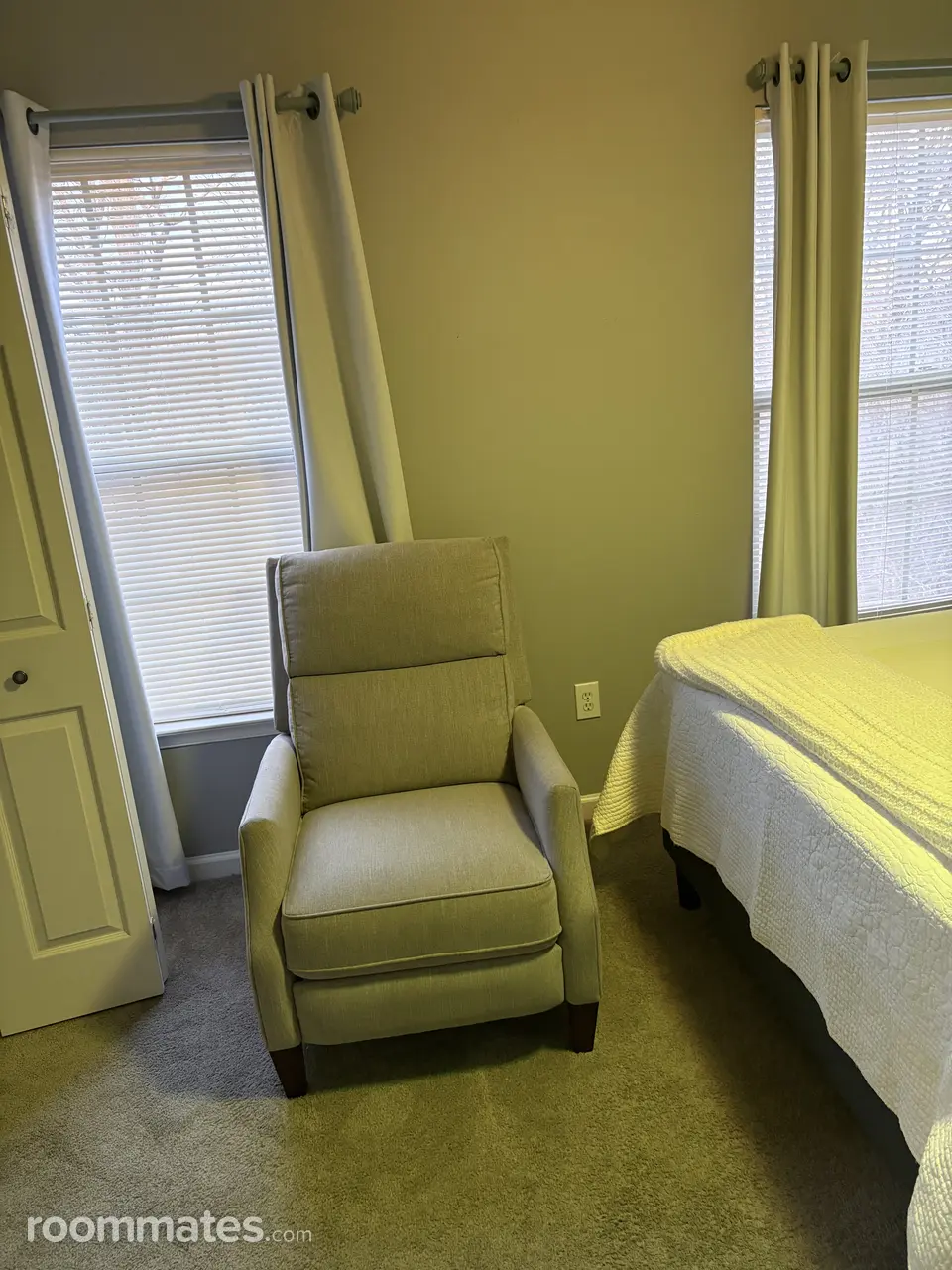 Profile photo 16 of 18