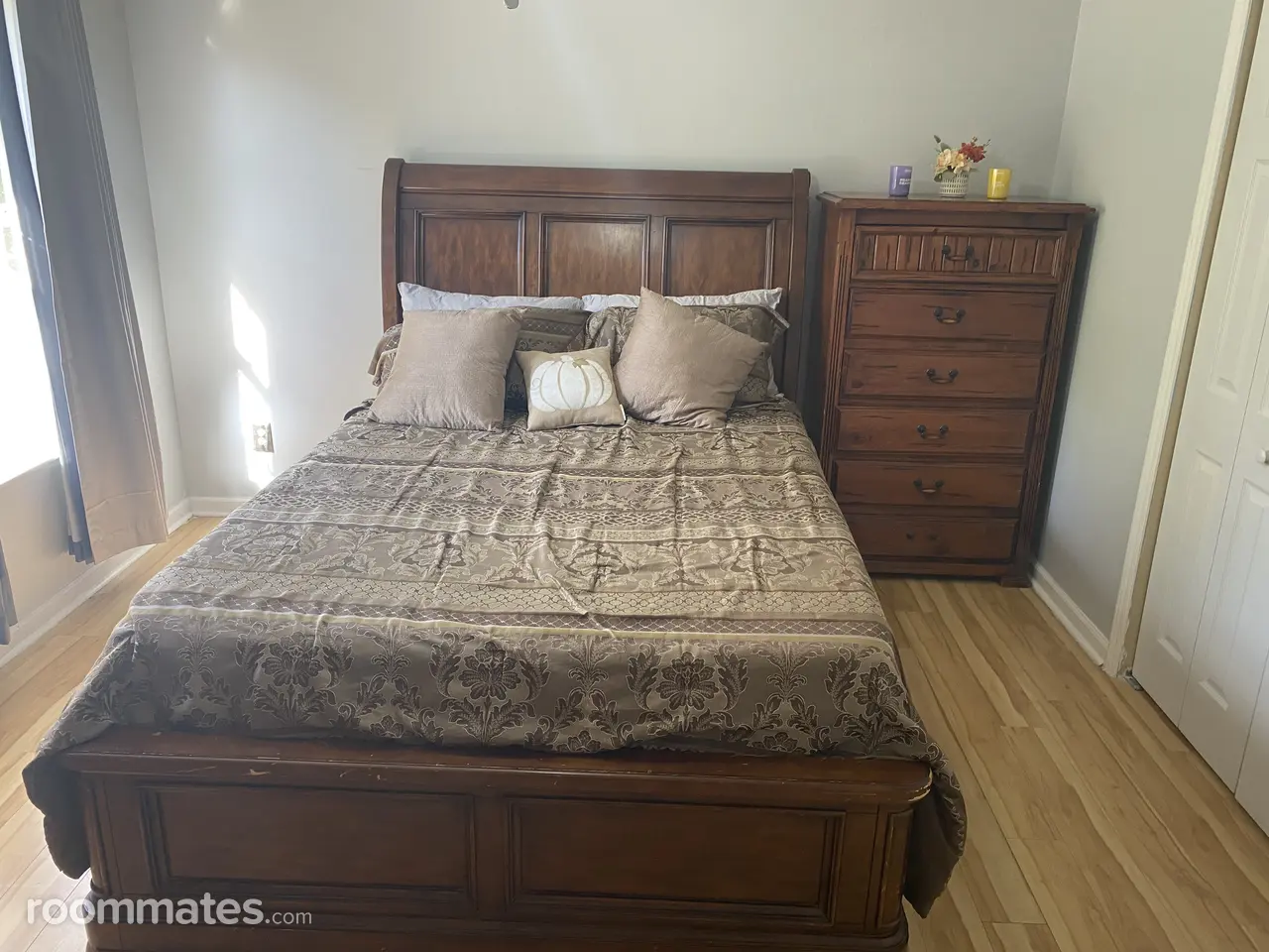 Profile photo 8 of 11