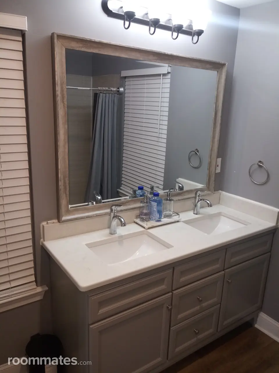 Profile photo 7 of 11