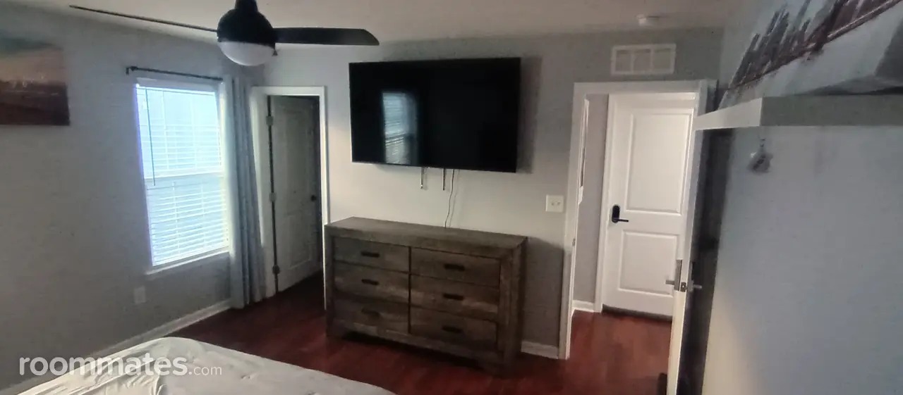 Profile photo 3 of 7