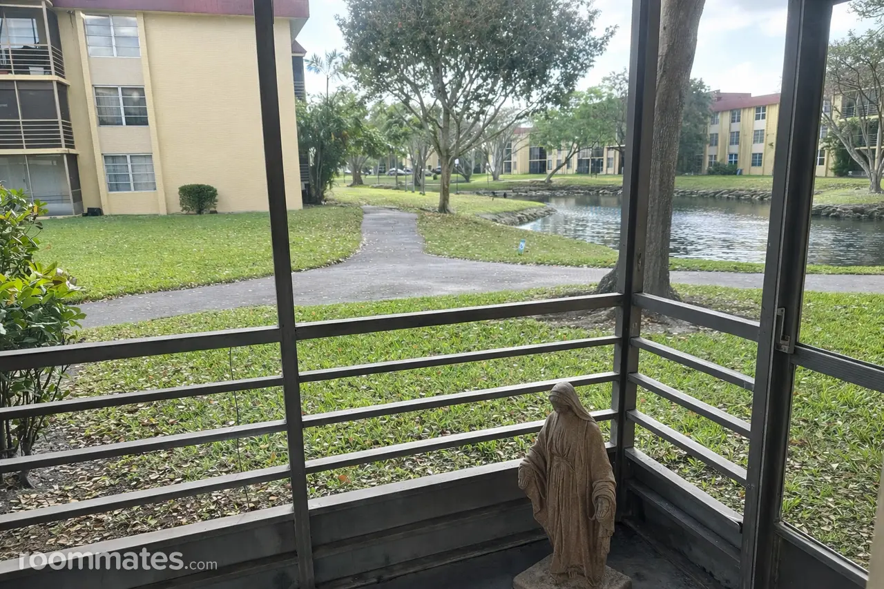 Profile photo 9 of 10