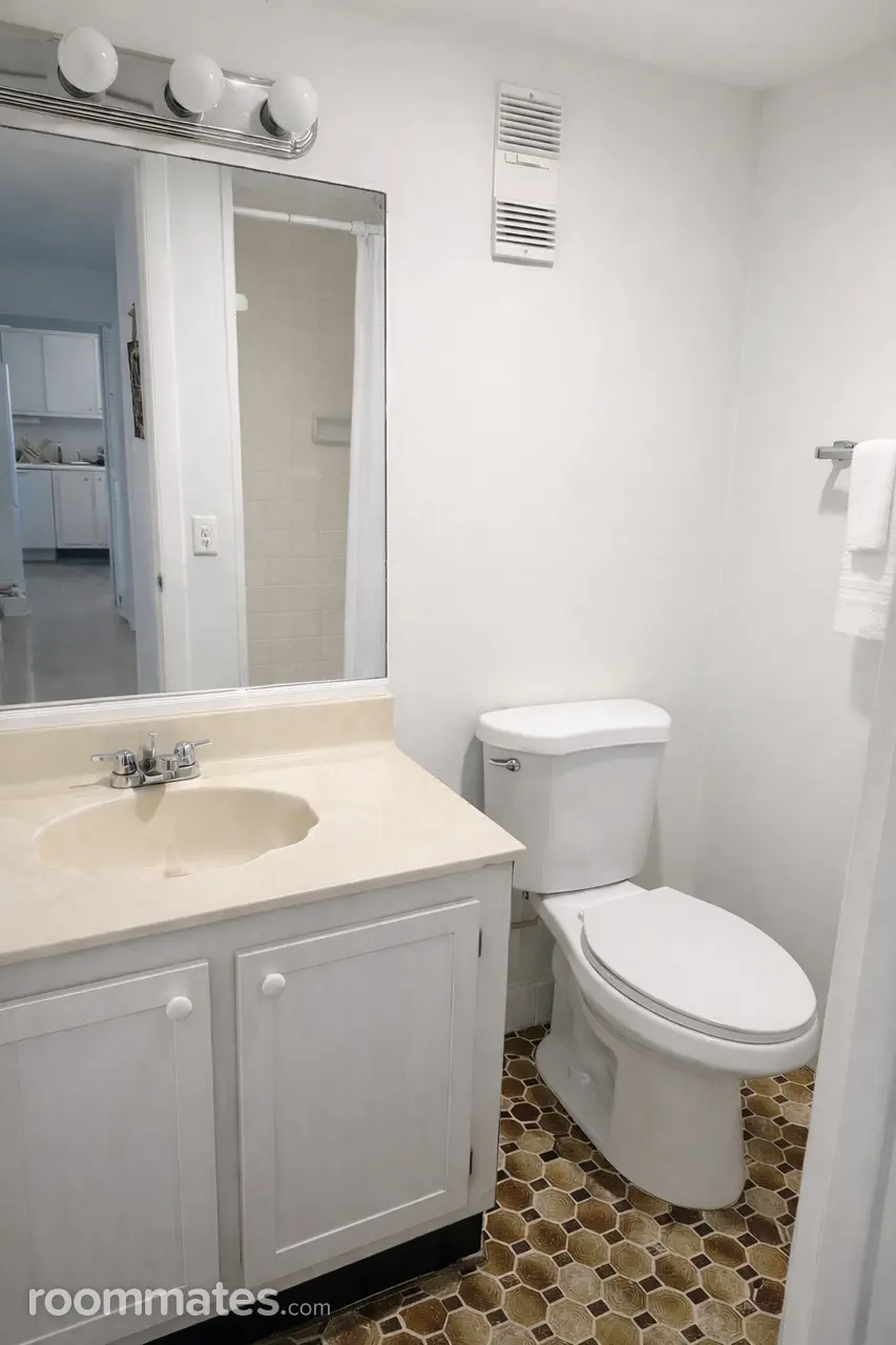 Profile photo 1 of 10