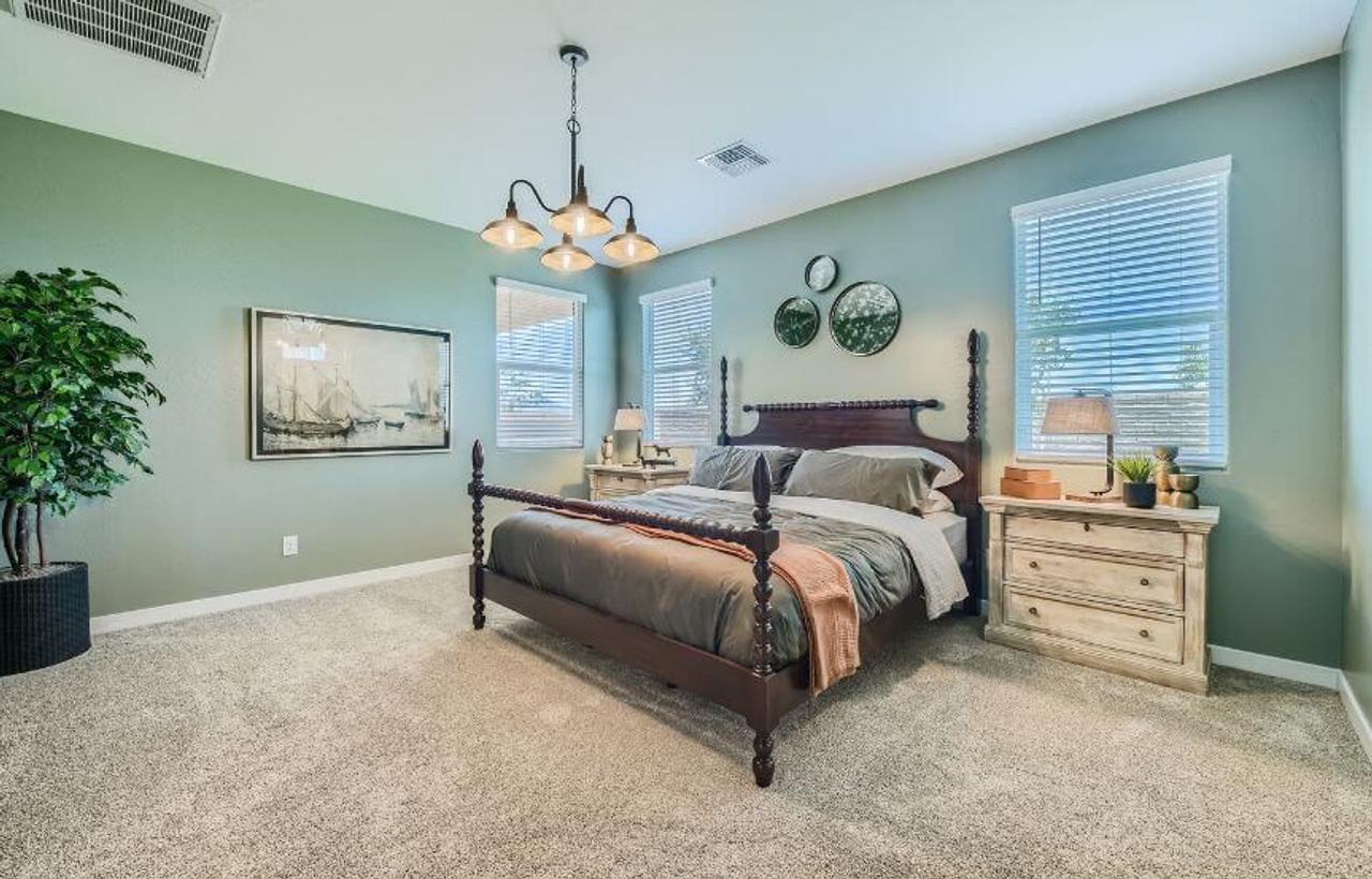 Profile photo 2 of 10