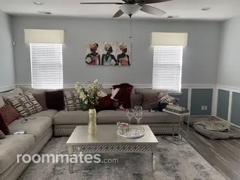 Room for rent in North Charleston, SC $800, house