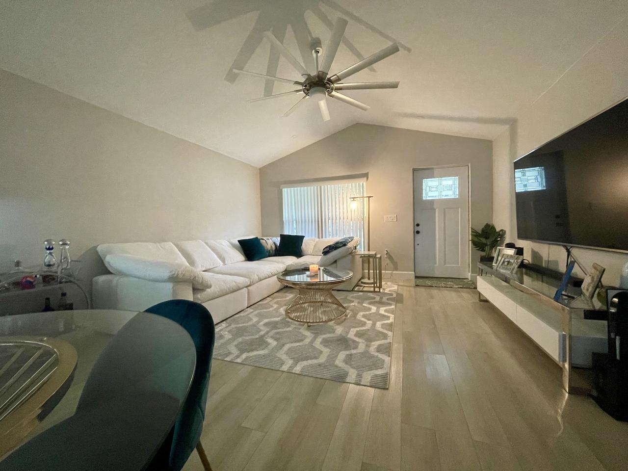 Profile photo 2 of 4