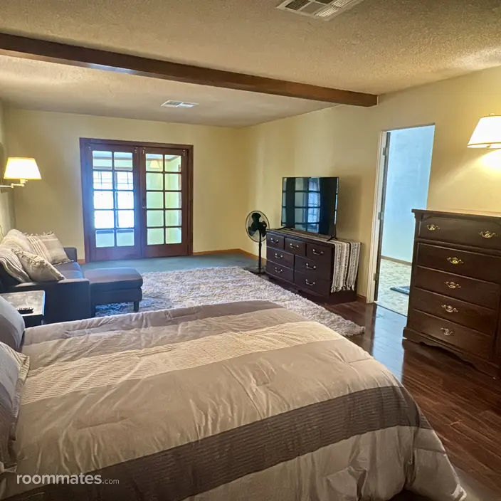 Room for rent in Twentynine Palms, CA $700, house