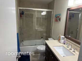 Room for rent in Huntington Beach, CA $1800, townhouse