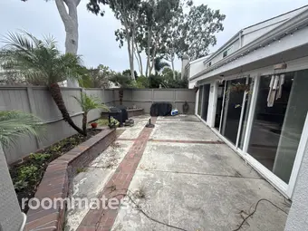 Room for rent in Huntington Beach, CA $1800, townhouse