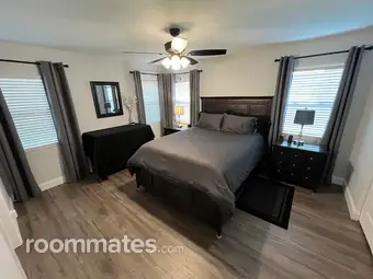 Room for rent in Tampa, FL $1300, house