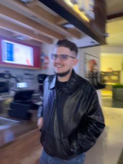 Roommate looking Northridge, CA, $1000