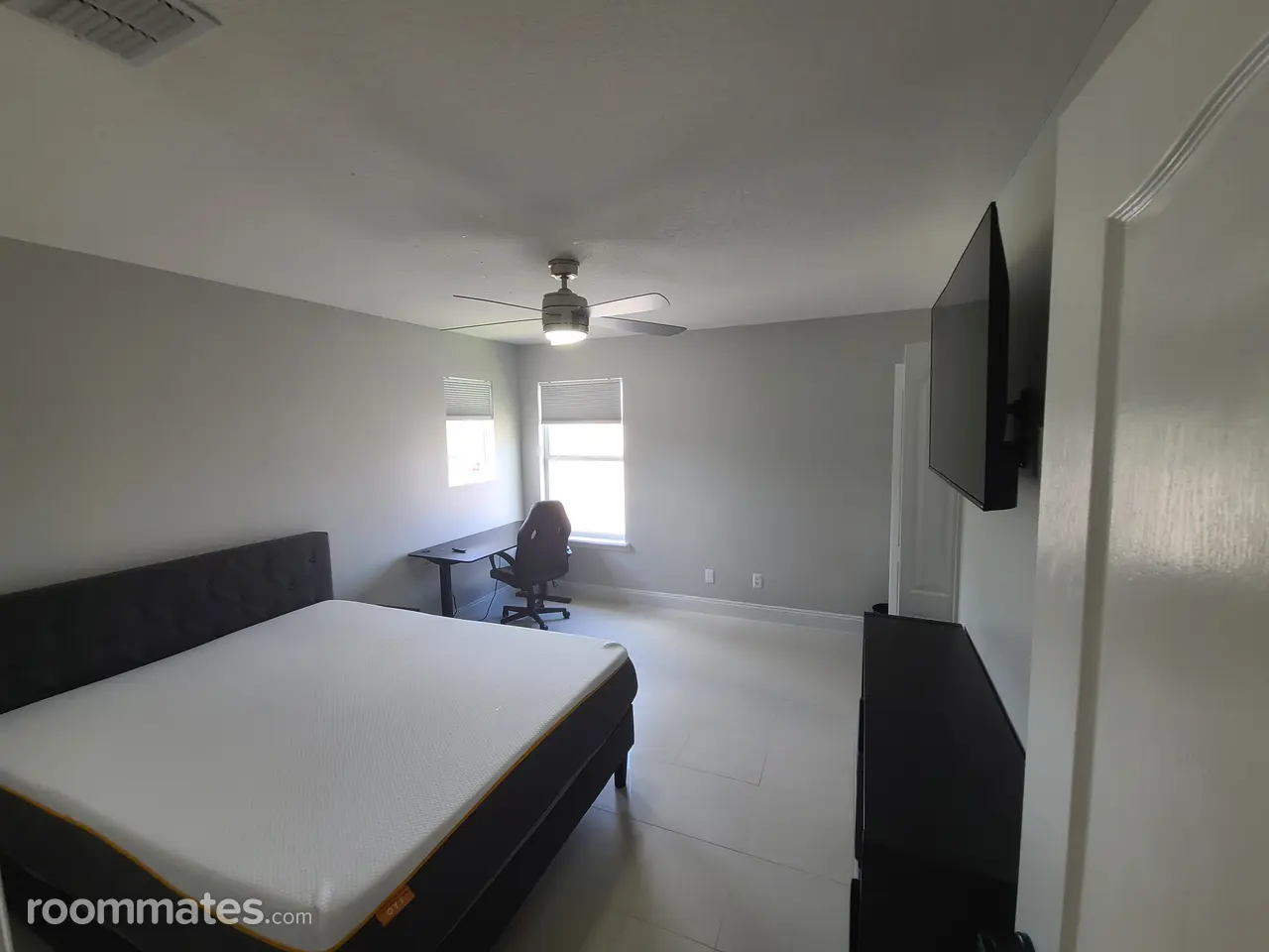 Profile photo 1 of 7