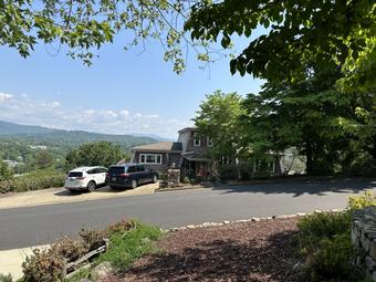 Room for rent in Asheville, North Carolina $1200, house