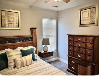 Room for rent in Greenville, North Carolina $650, townhouse