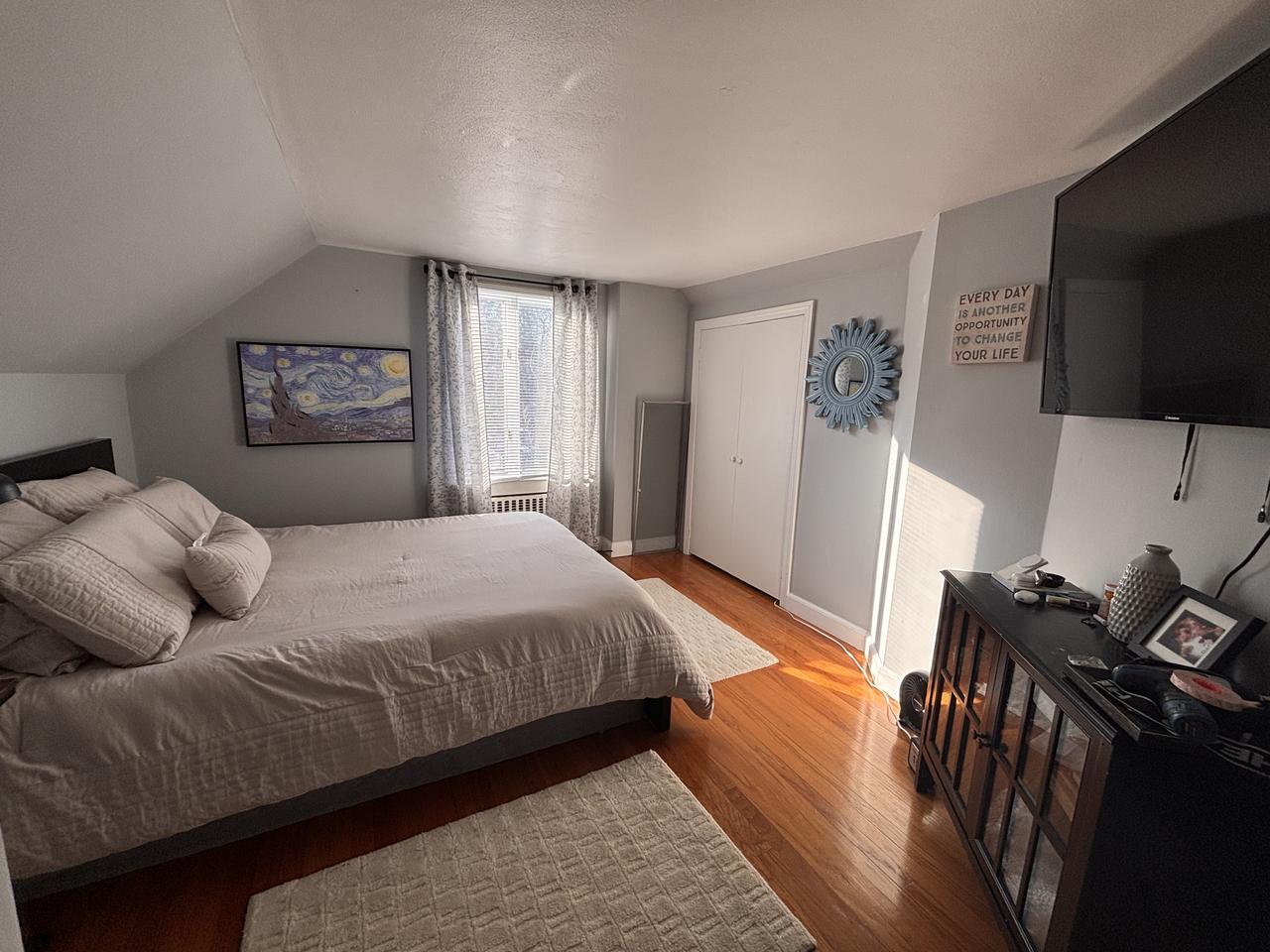 Profile photo 3 of 11