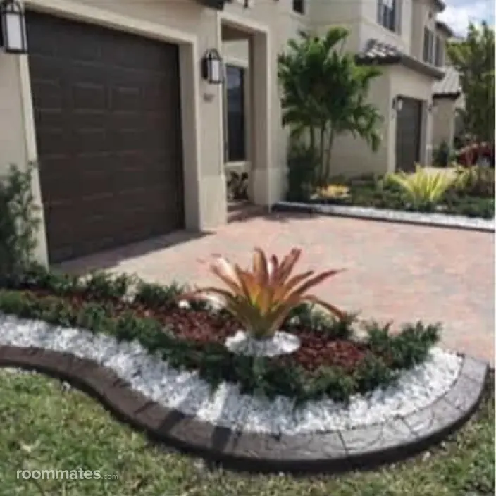 Room for rent in Pembroke Pines, FL $1400, house