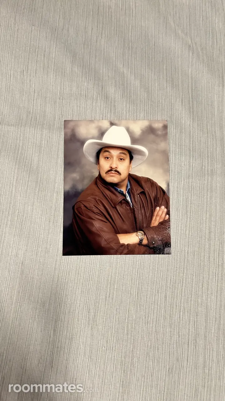 Profile photo 10 of 14