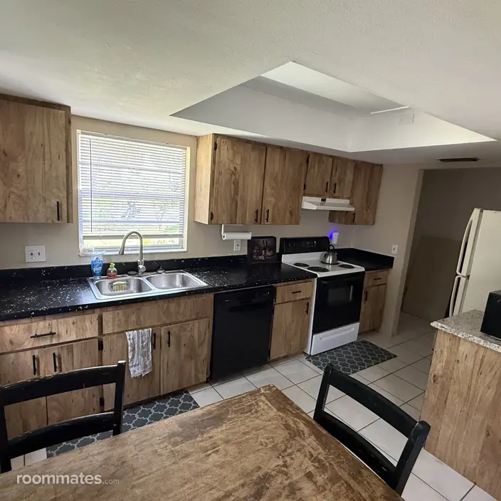 Room for rent in Palmetto, FL $950, house