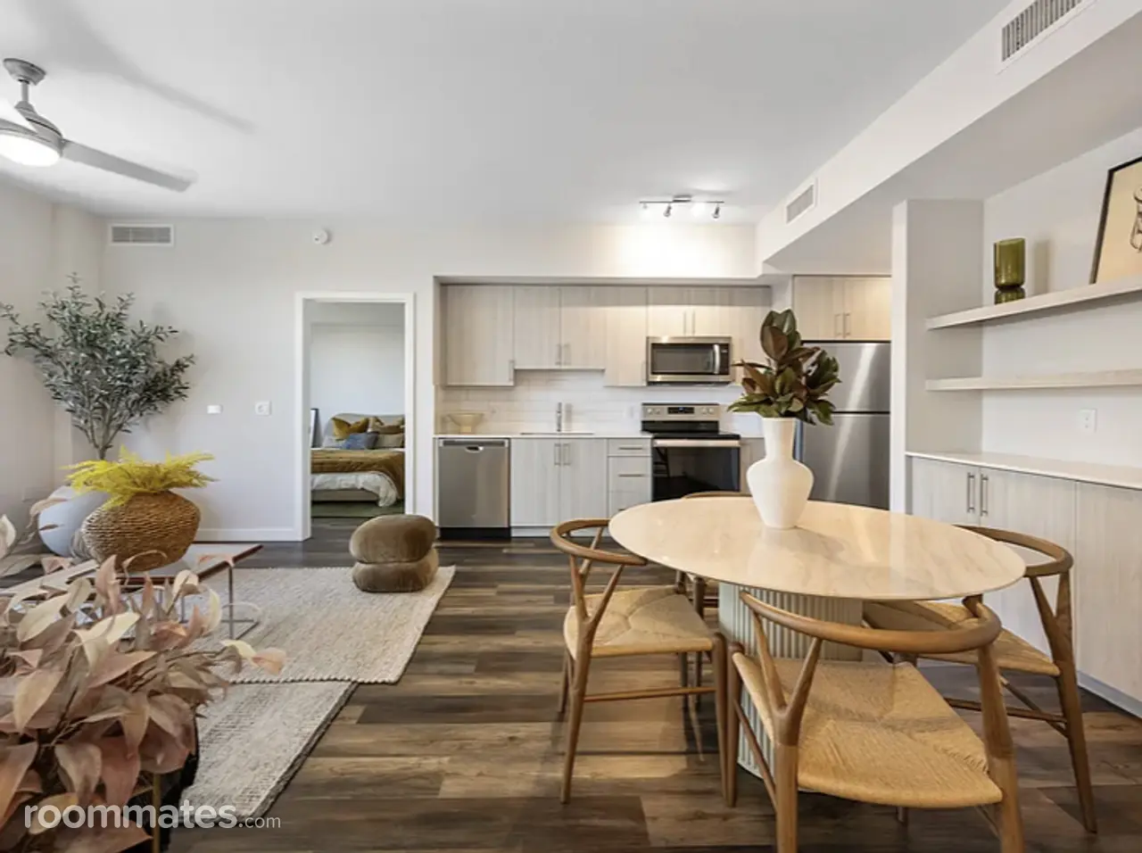 Profile photo 7 of 10