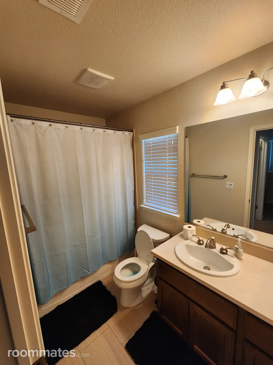 Profile photo 1 of 4