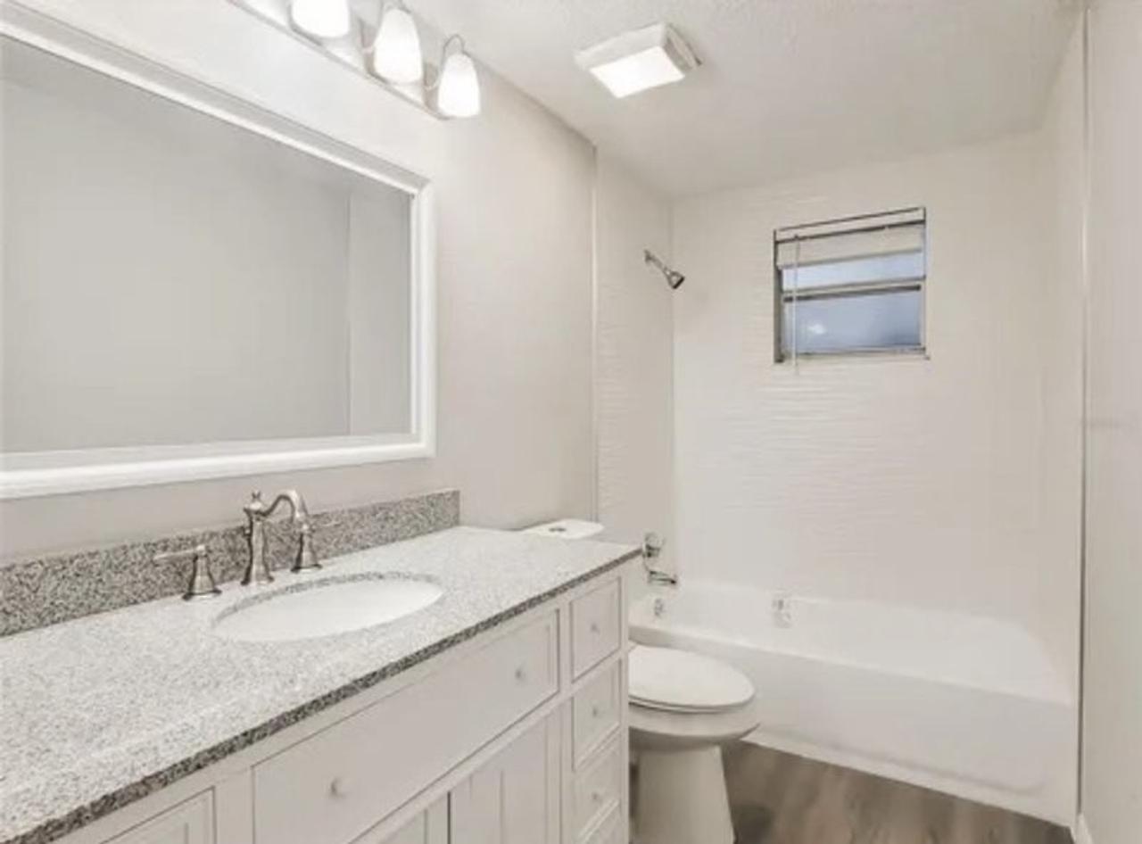 Profile photo 1 of 6