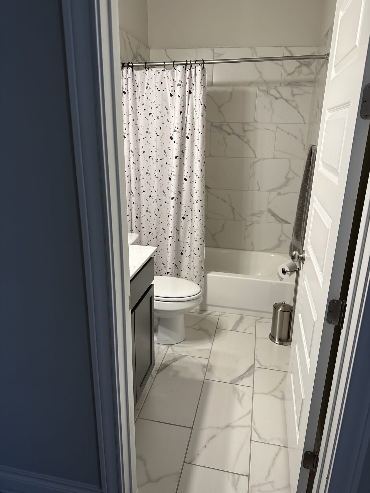 Profile photo 3 of 12