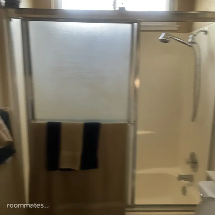 Room for rent in Sacramento, CA $800, house