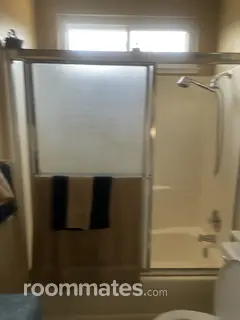 Room for rent in Sacramento, CA $825, house