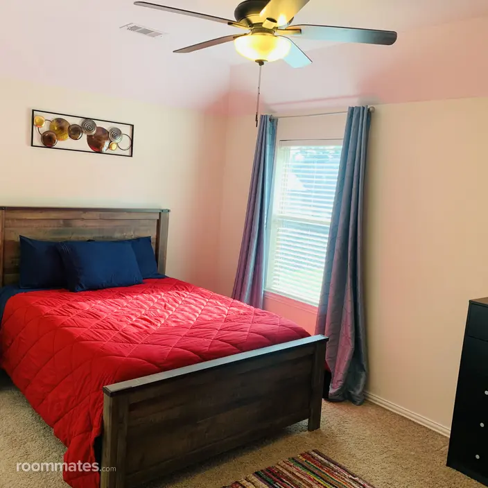 Room for rent in Houston, TX $1100, house
