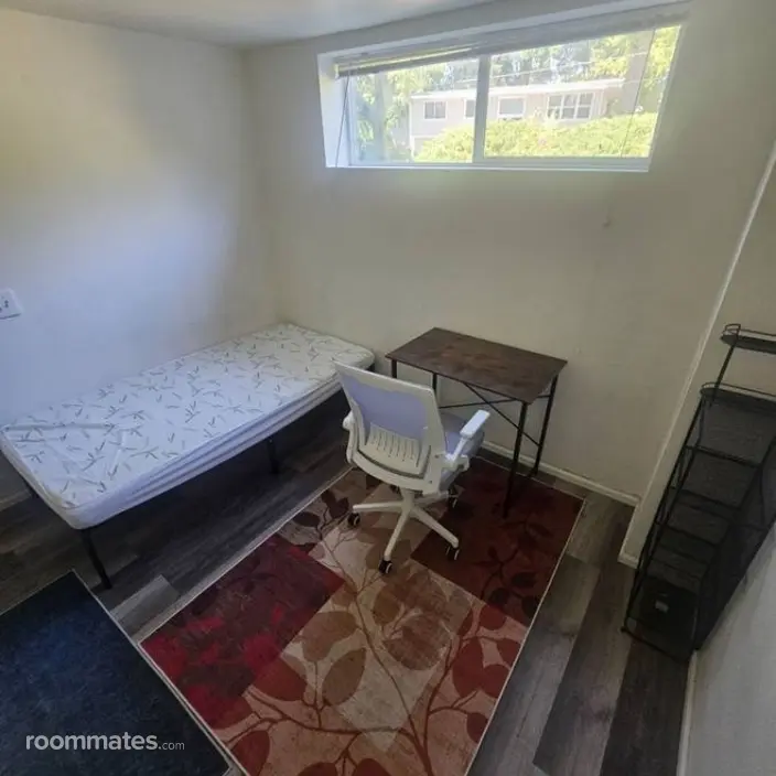 Room for rent in Bellevue, WA $875, house