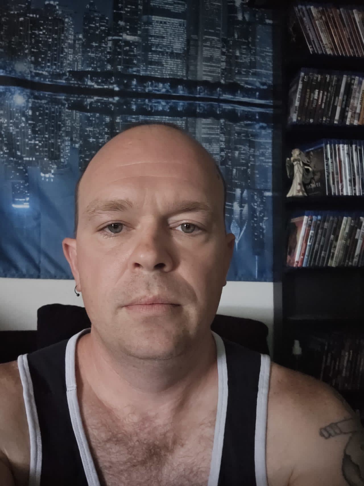 Profile photo 4 of 4