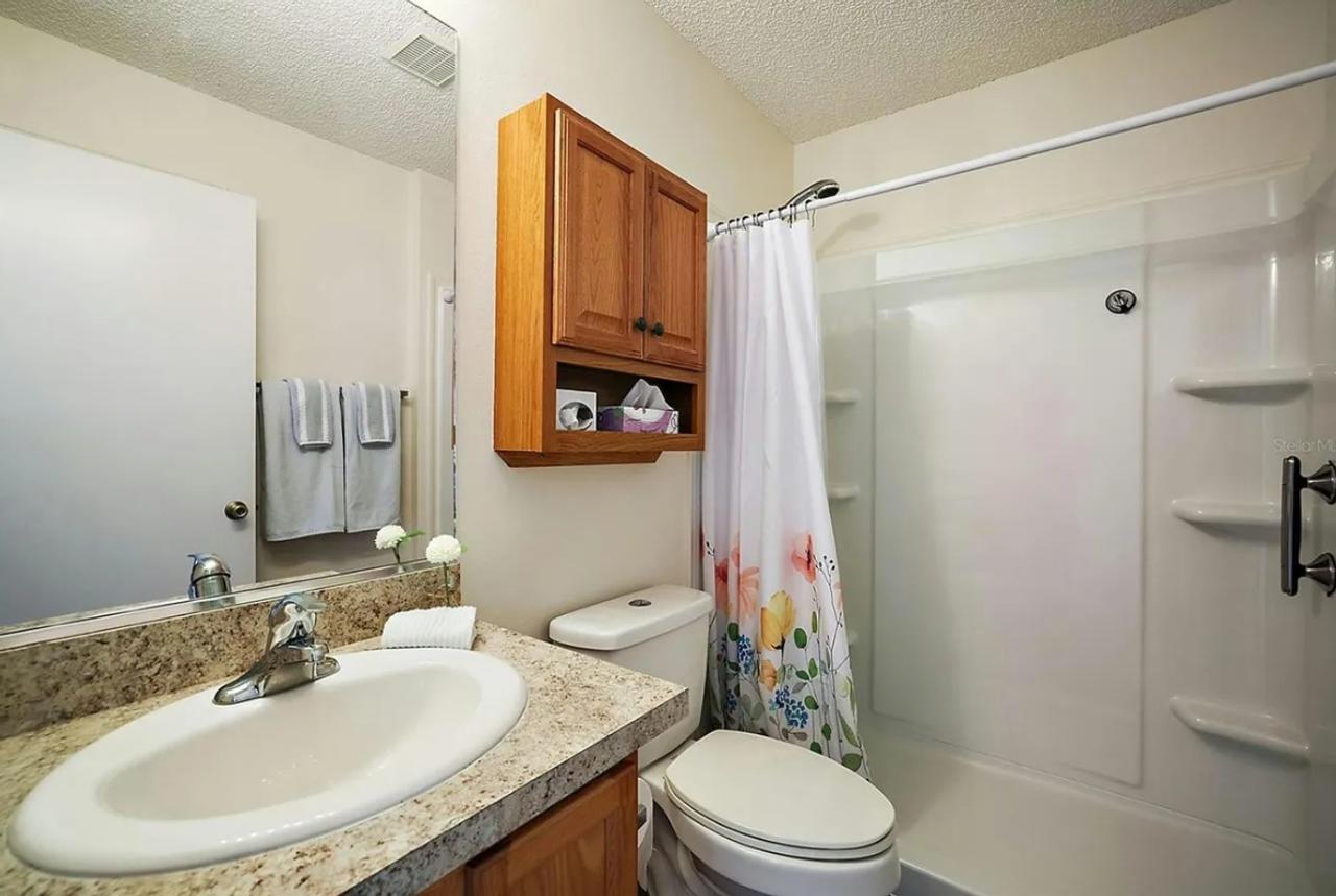 Profile photo 6 of 9