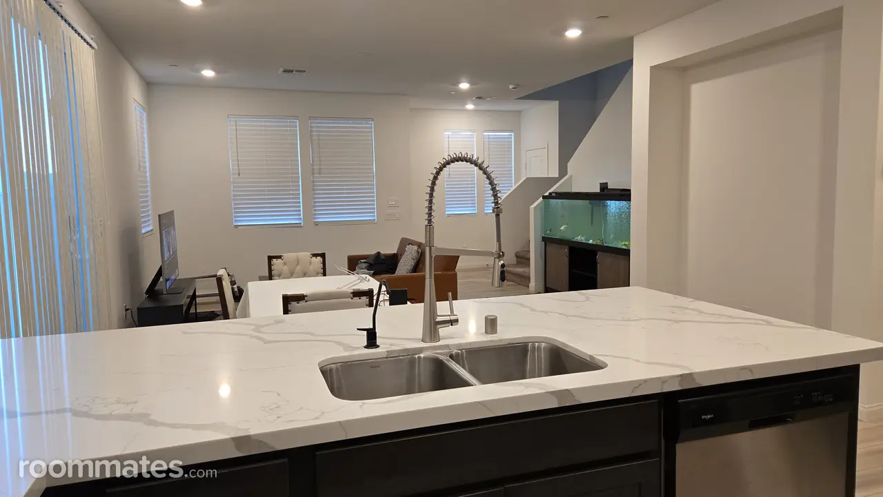 Profile photo 3 of 14