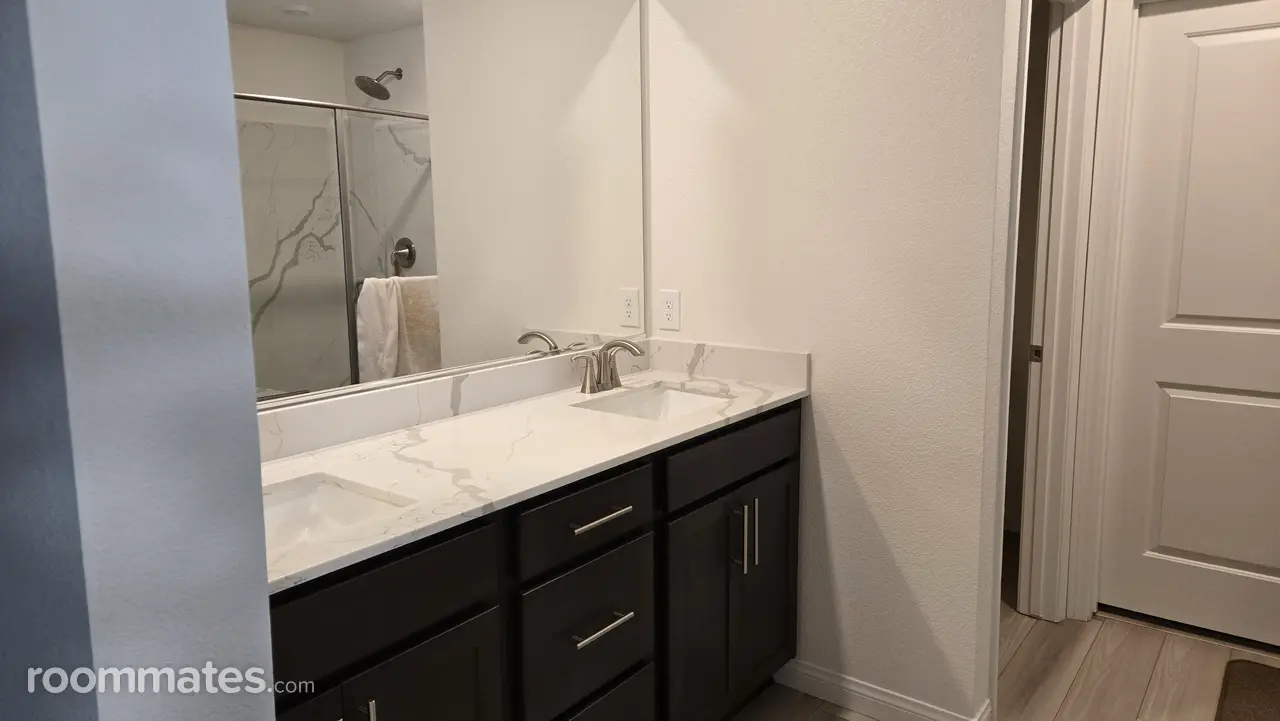 Profile photo 6 of 14