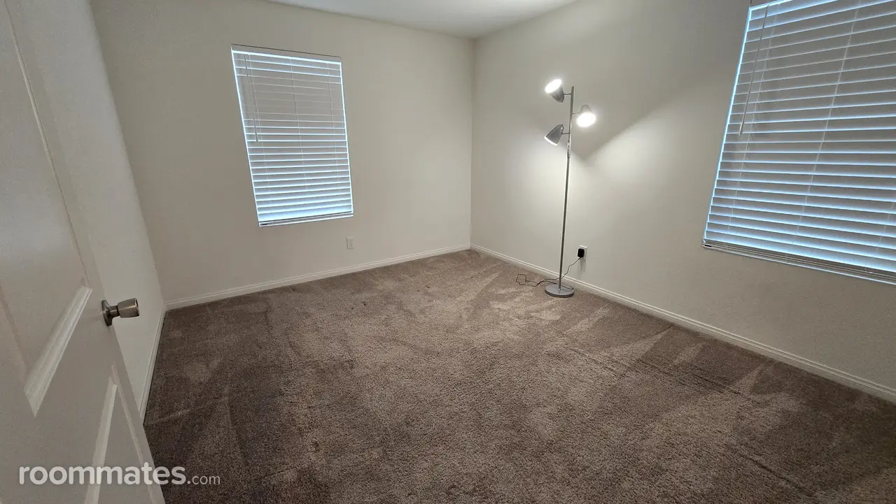 Profile photo 13 of 14