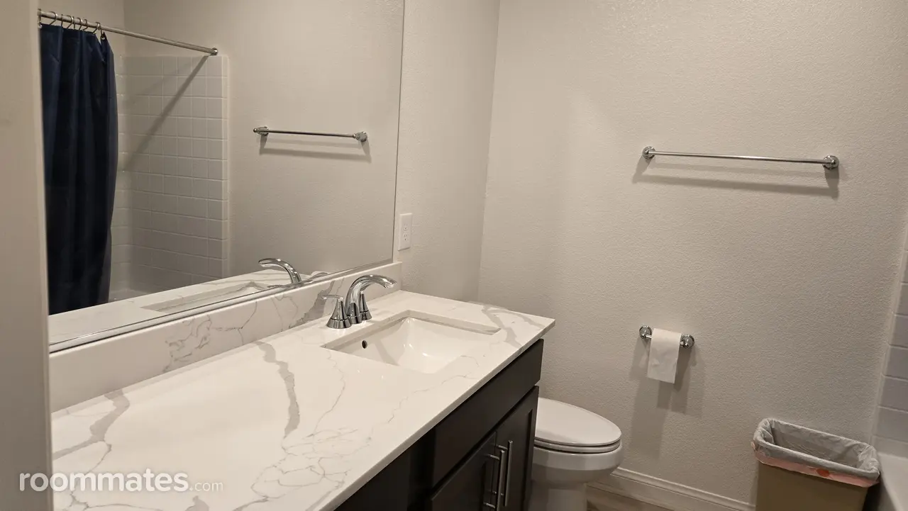 Profile photo 10 of 14