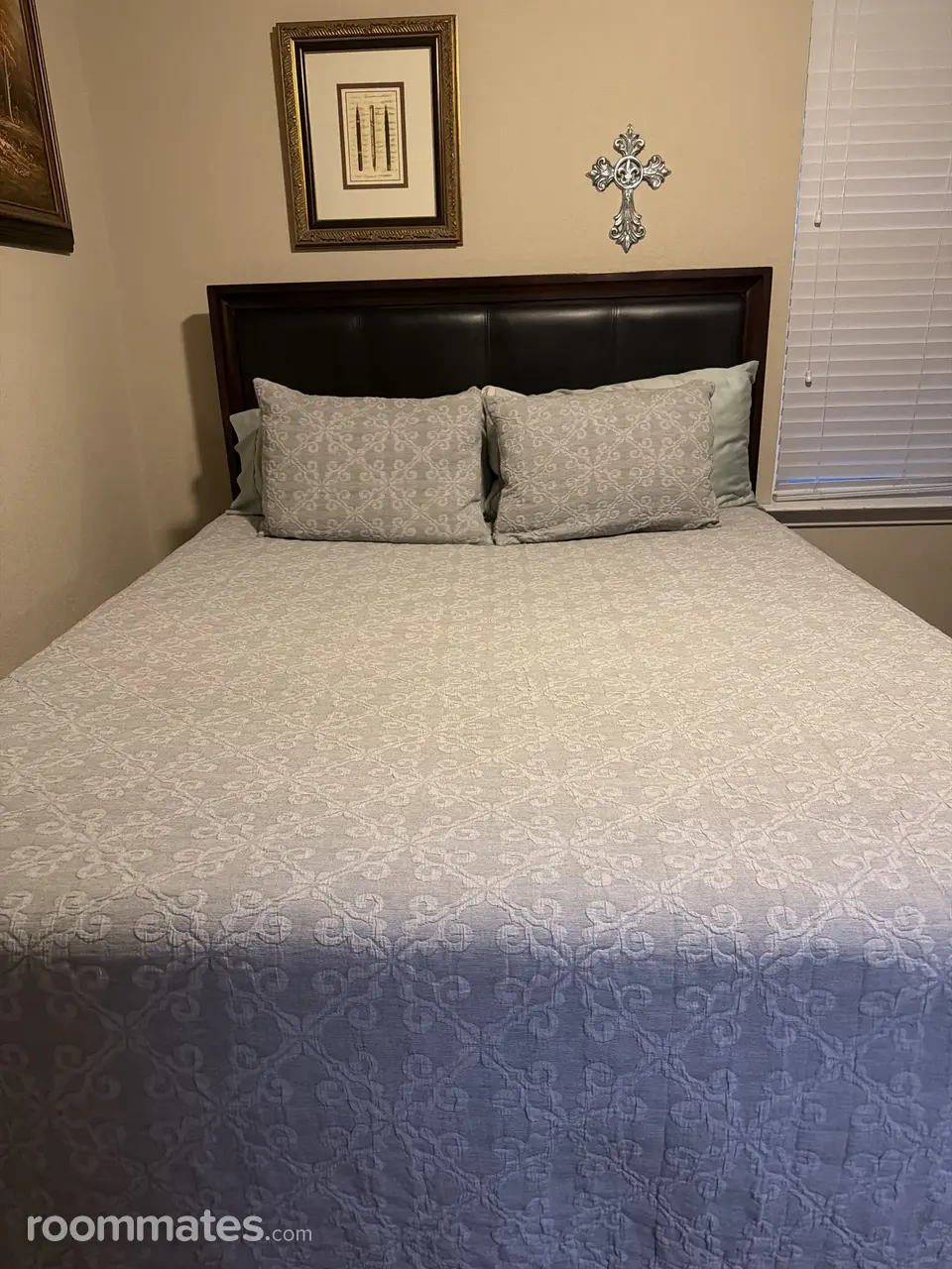 Profile photo 4 of 16