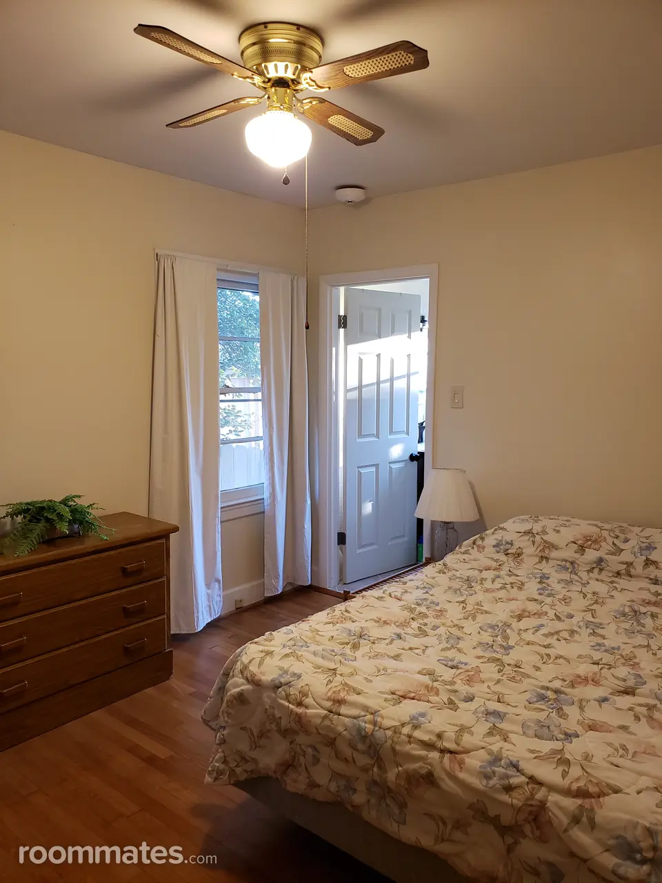 Profile photo 1 of 10