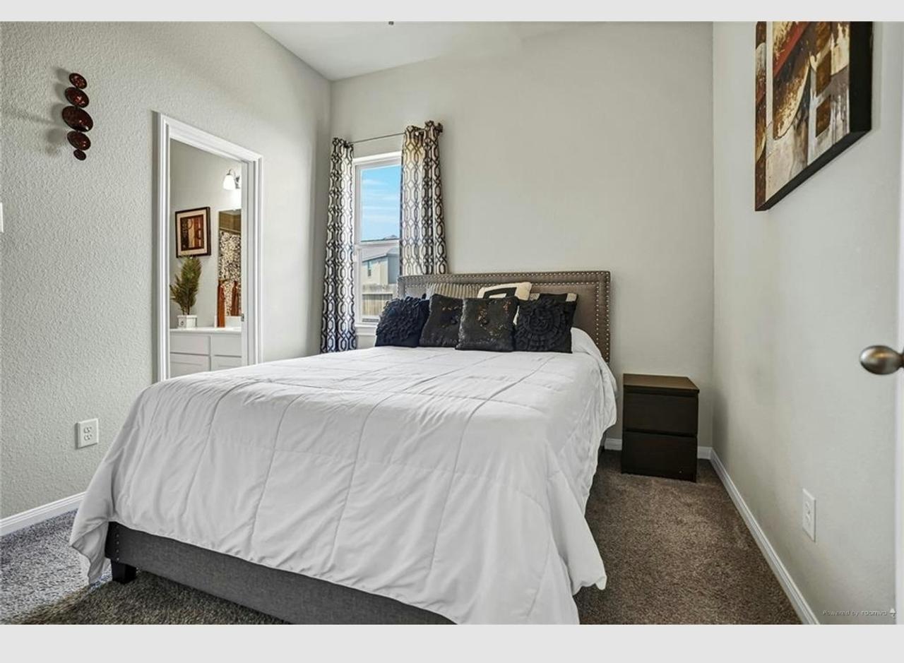 Profile photo 5 of 7