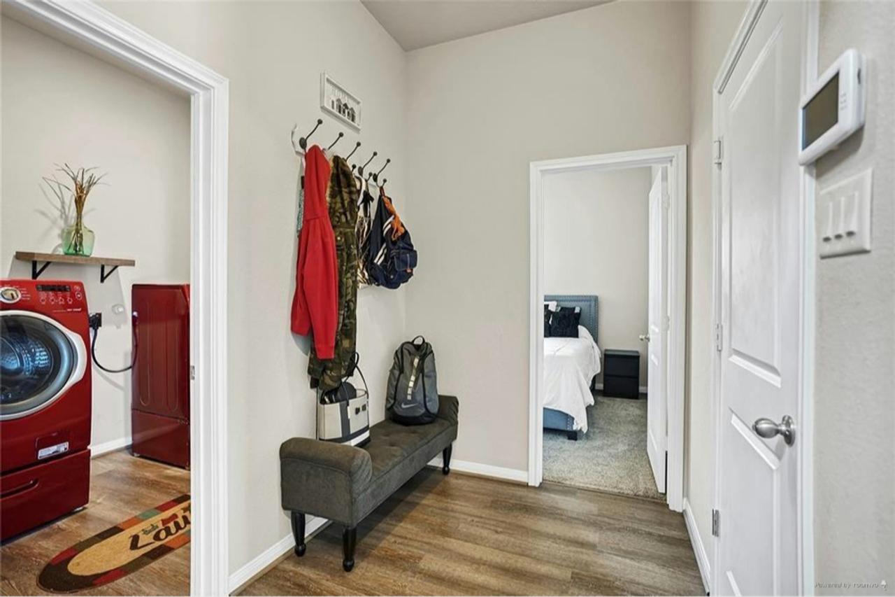 Profile photo 4 of 7