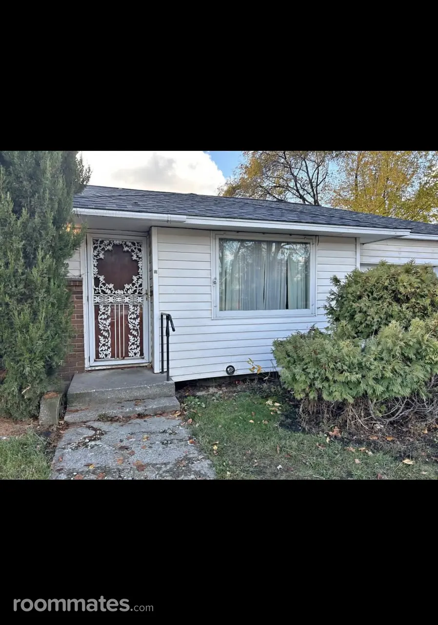 Profile photo 3 of 4