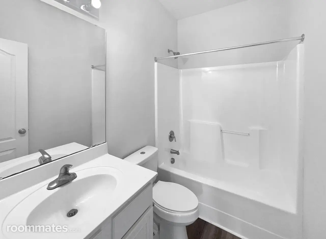 Profile photo 3 of 9