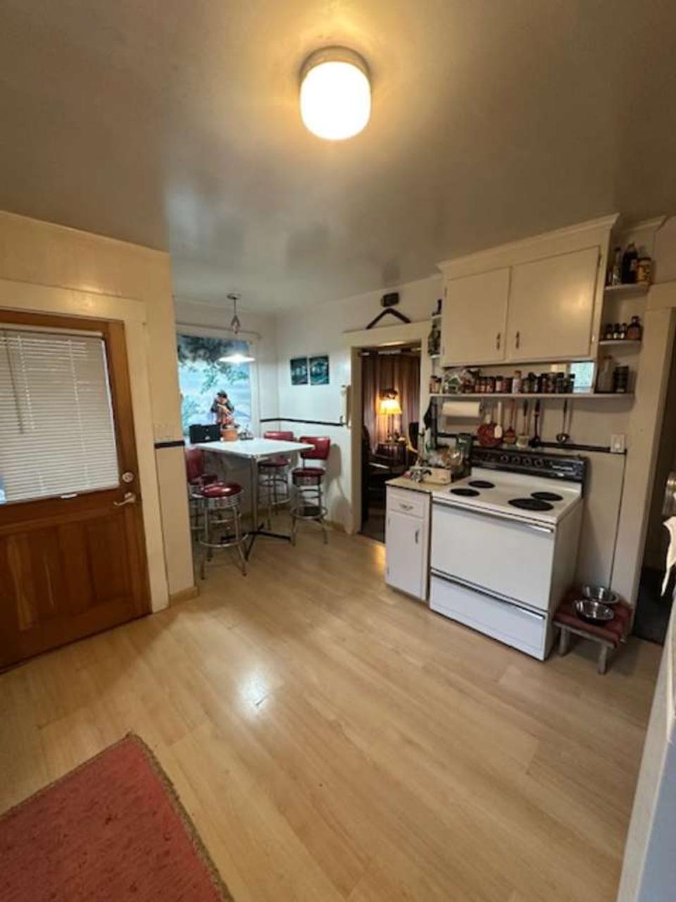 Profile photo 3 of 9