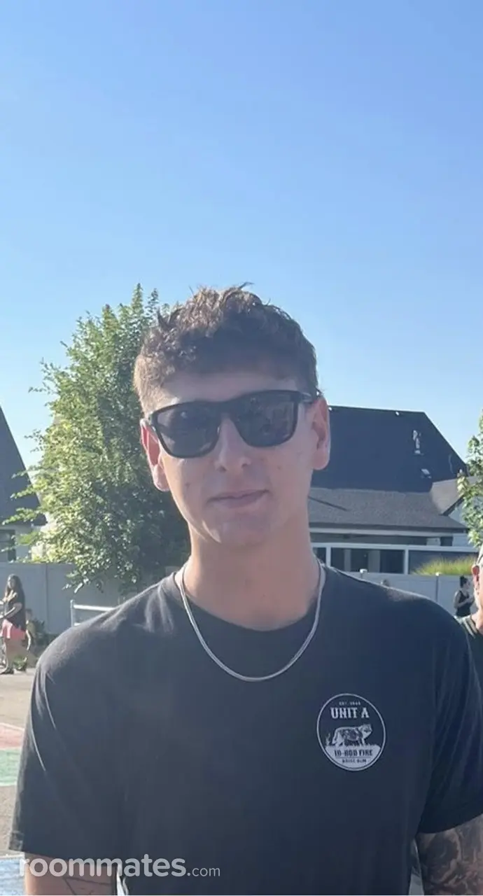 Profile photo 7 of 7