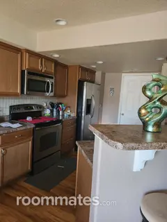 Room for rent in Colorado Springs, CO $700, townhouse