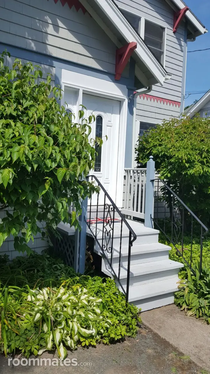 Profile photo 1 of 2