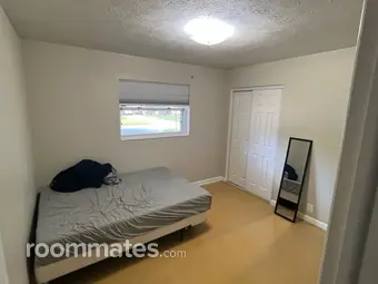 Room for rent in Jacksonville, FL $800, house